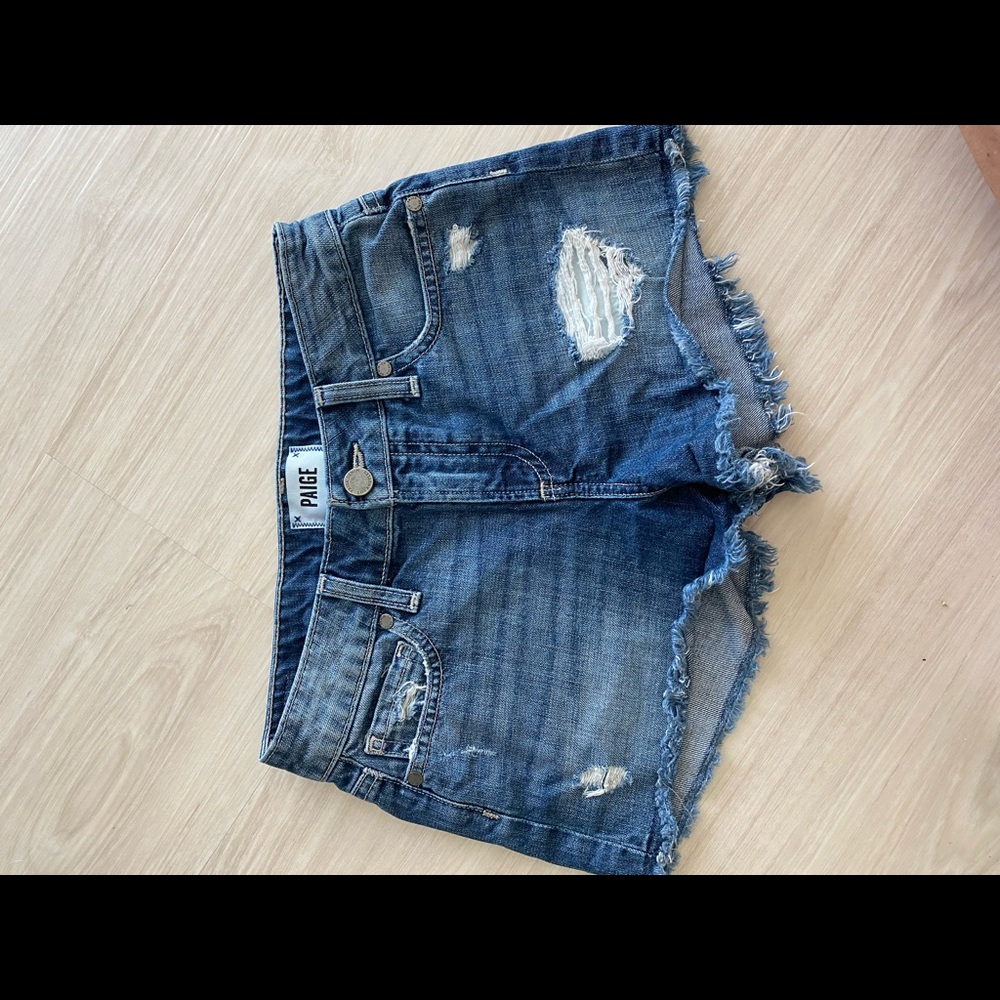 PAIGE Daryn short. Size 24